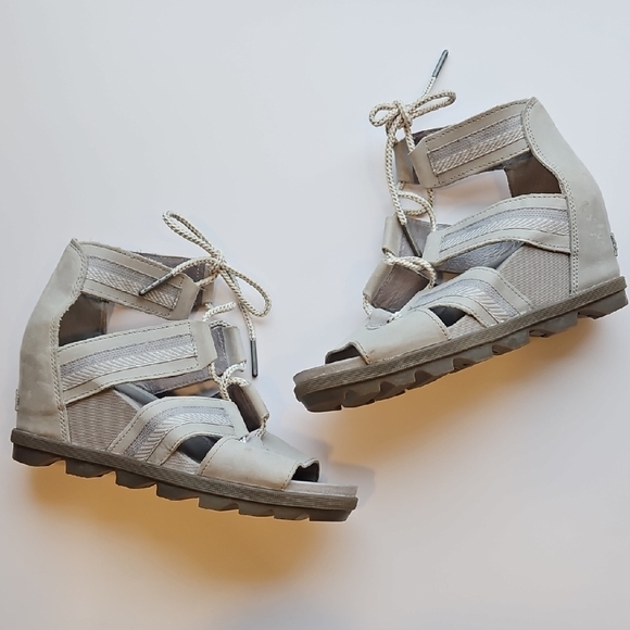 Sorel Light Gray Joanie II Lace Webbing Wedge Sandals 9 - Picture 2 of 10